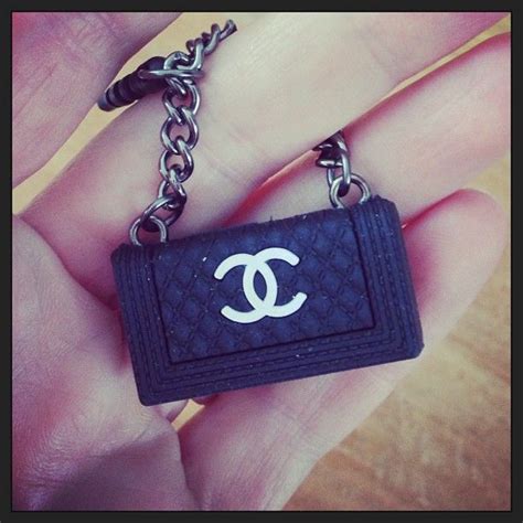 sleutelhanger chanel|chanel handbags on chain.